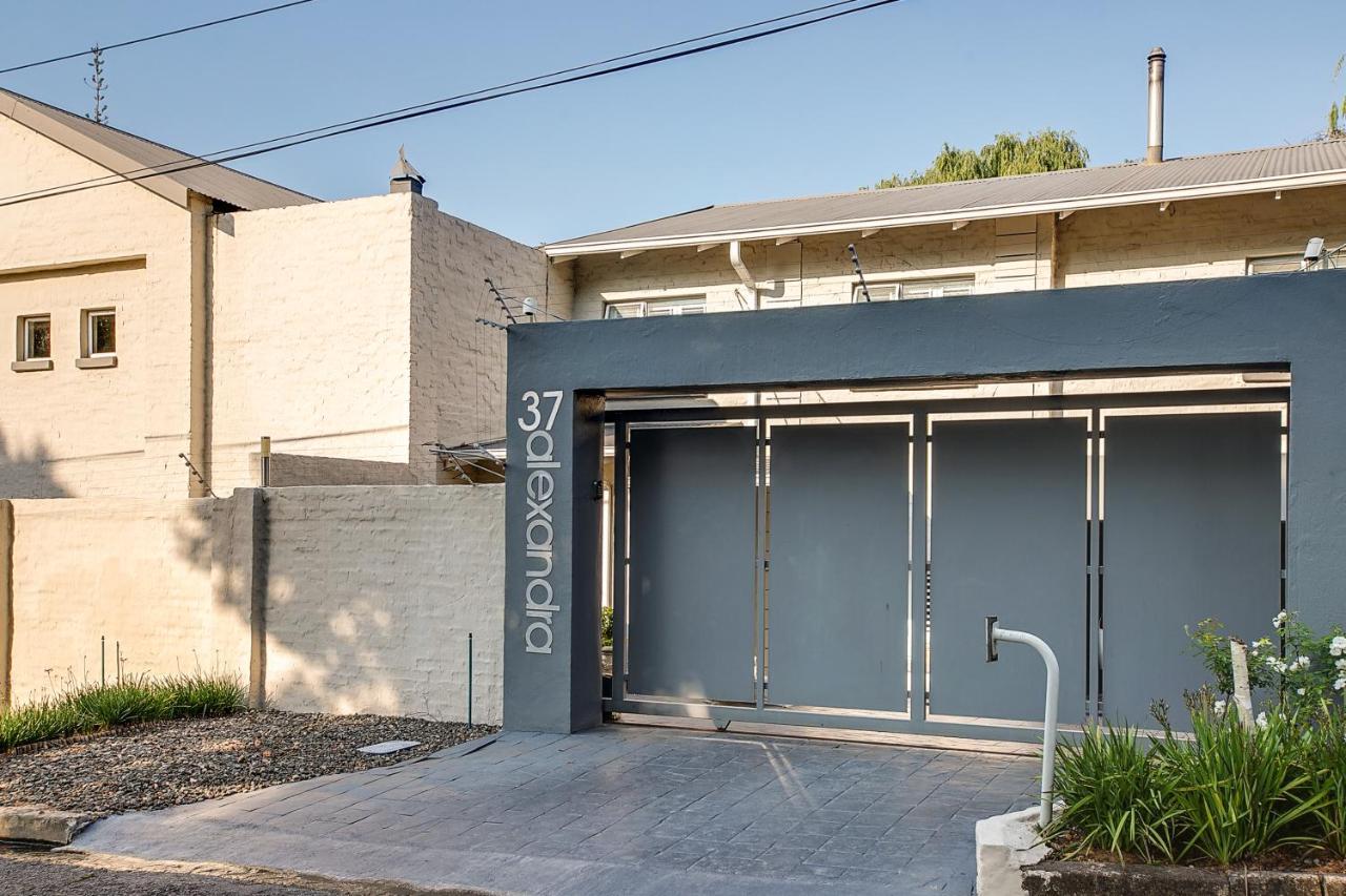 37 Alexandra Avenue, Self Catering Executive Apartment No Load Shedding And Water Outages Johannesburg Exteriör bild